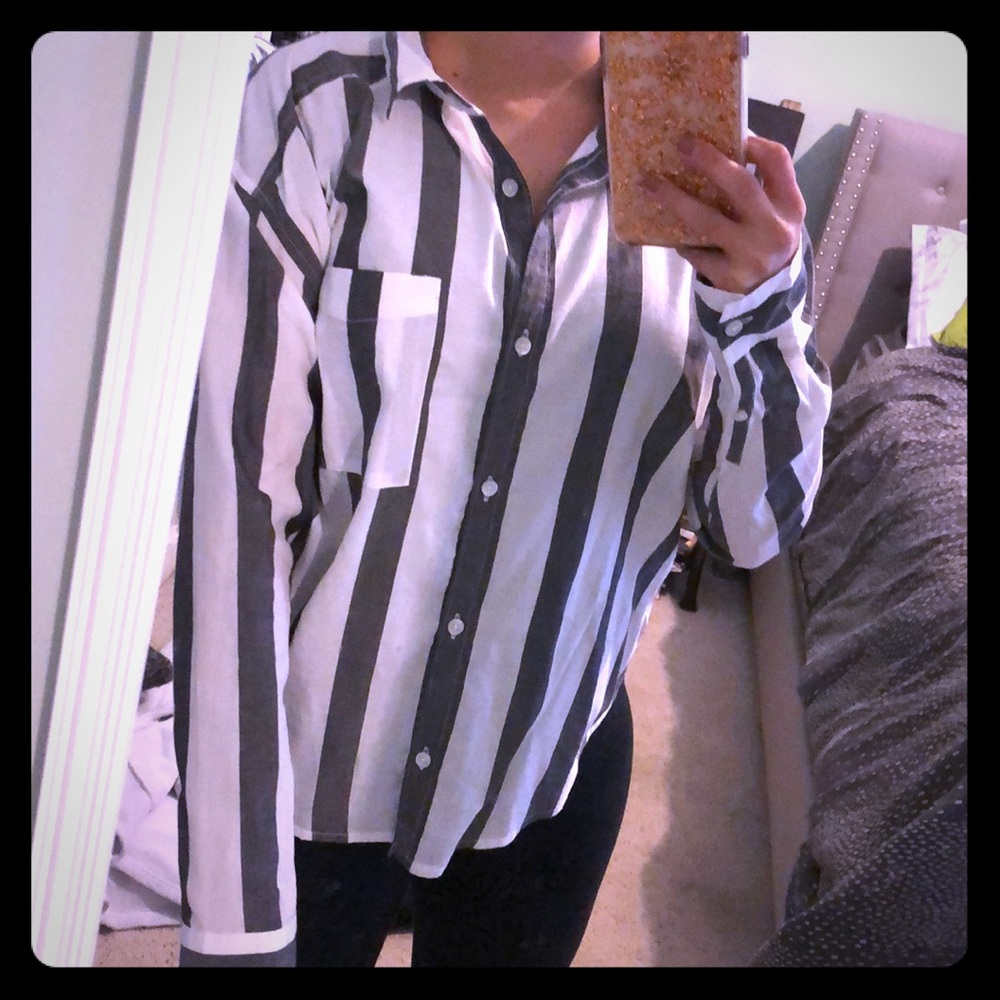 Abound Grey & White Striped Button Up Size M